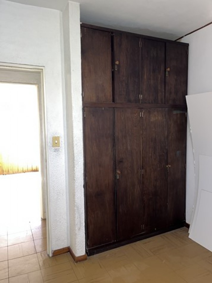 DPTO. A LA CALLE Y CFTE. ABIERTO 5 AMB.C/COCH. DESC.-BALCON-JARDIN DE INVIERNO-VISTA LATERAL AL MAR (
