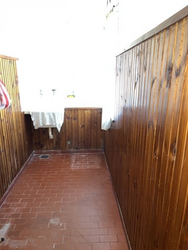 DPTO. A LA CALLE Y CFTE. ABIERTO 5 AMB.C/COCH. DESC.-BALCON-JARDIN DE INVIERNO-VISTA LATERAL AL MAR (