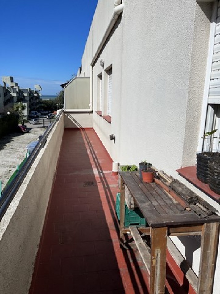 DPTO. A LA CALLE Y CFTE. ABIERTO 5 AMB.C/COCH. DESC.-BALCON-JARDIN DE INVIERNO-VISTA LATERAL AL MAR (