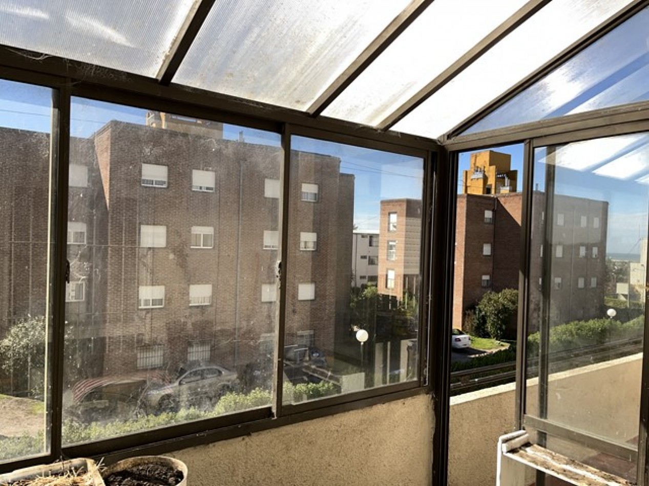 DPTO. A LA CALLE Y CFTE. ABIERTO 5 AMB.C/COCH. DESC.-BALCON-JARDIN DE INVIERNO-VISTA LATERAL AL MAR (