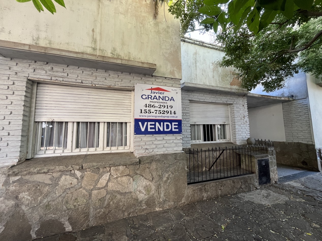 Casa Americana 3 amb. entrada auto parque  s/ lote propio R4