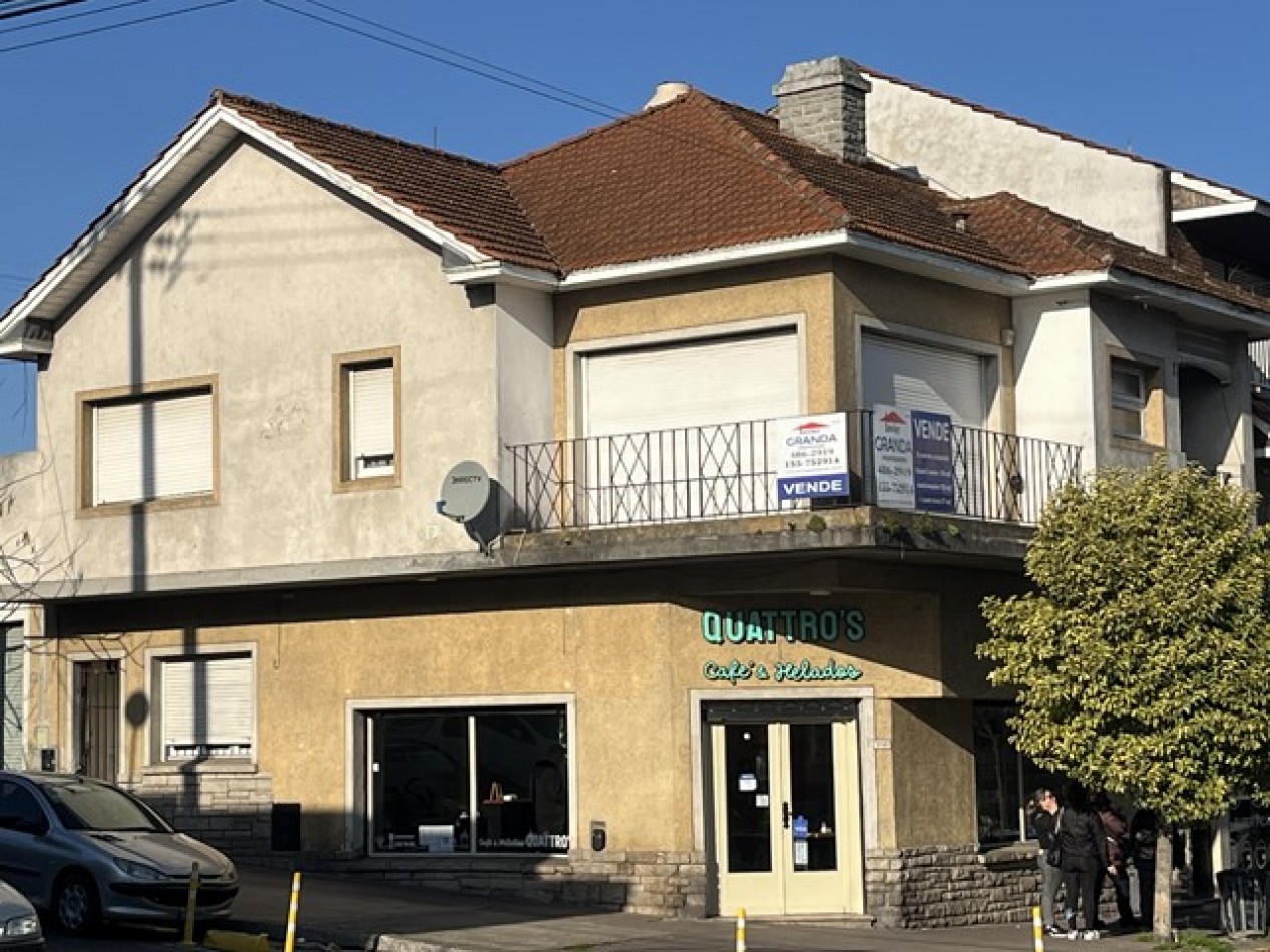 Excelente Chalet 4 amb. P. Alta - Comercial o Profesional