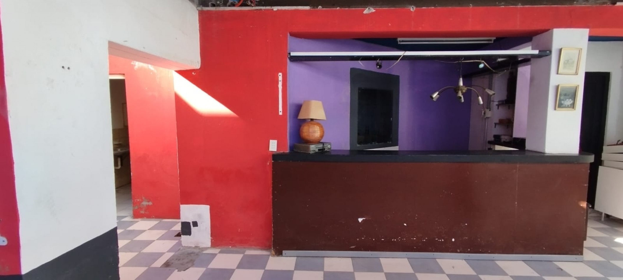 Casa + Deposito Frente a la Estacion Ferroautomotora