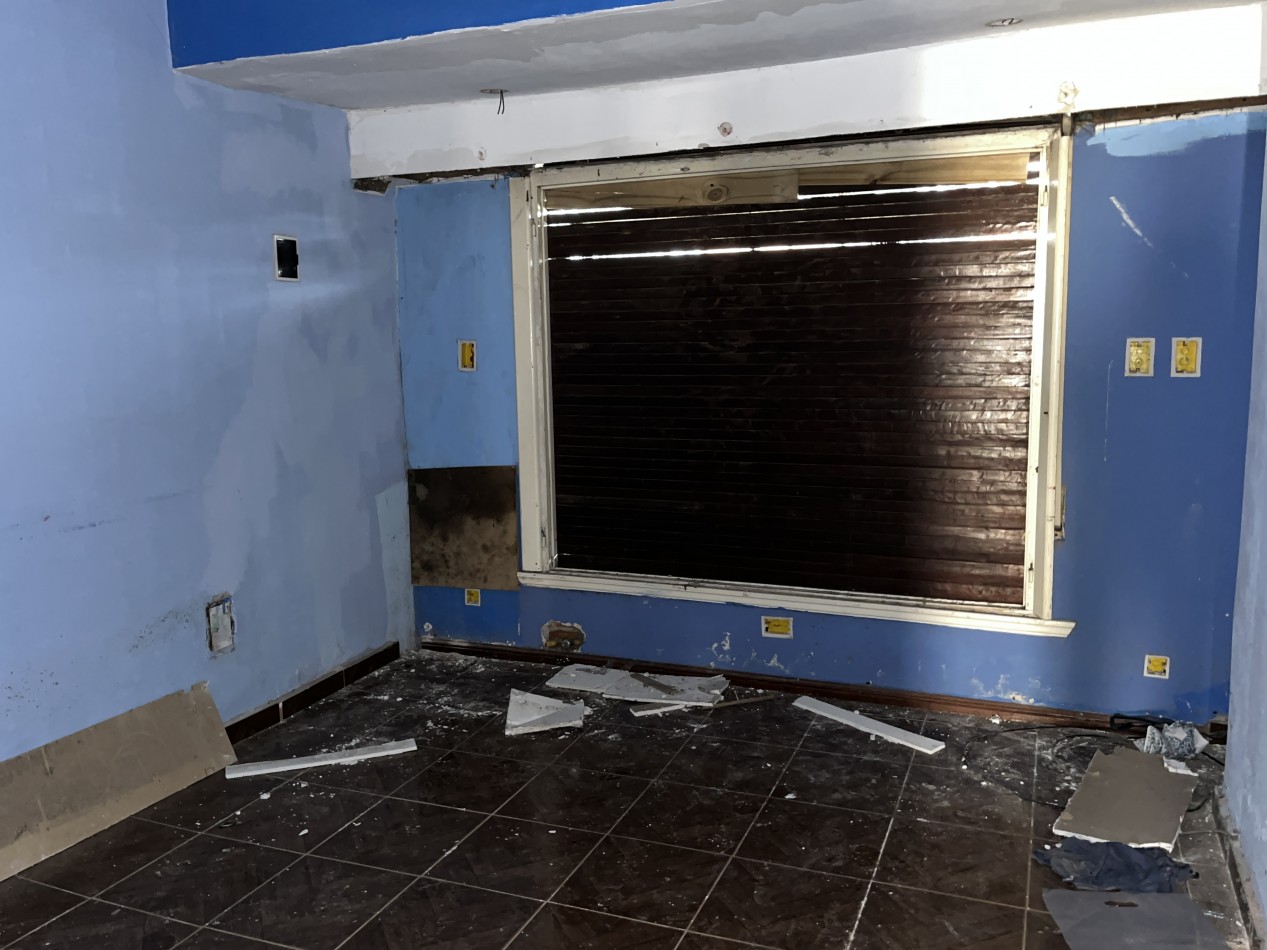 Chalet mas Dpto. s/lote de 450 m2 "A reciclar"
