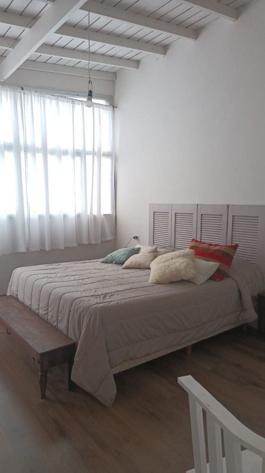 Casa estilo moderno 5 amb. c/ gran parque en el corazon del barrio z/Caisamar
