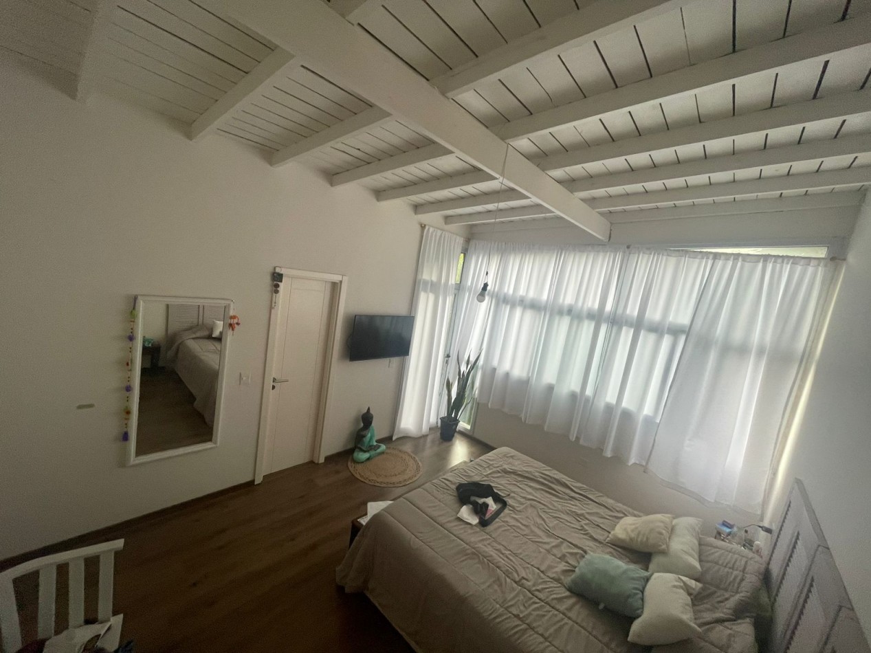 Casa estilo moderno 5 amb. c/ gran parque en el corazon del barrio z/Caisamar