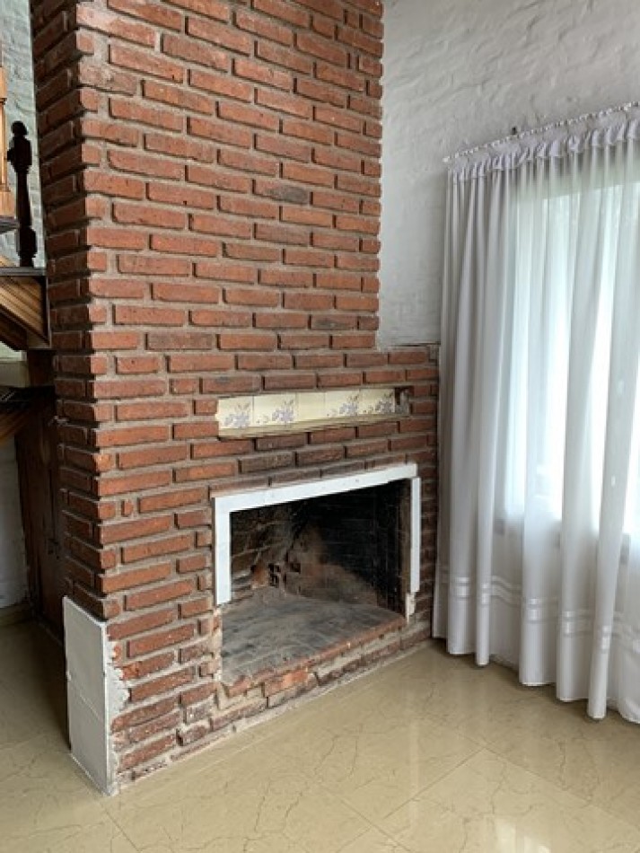 Chalet  5 ambientes - Patio - Parrilla - Parque - En lo mejor del Barrio Colinas Bajas de Peralta Ramos 