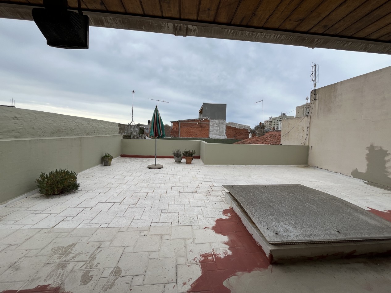 CHALET 3 AMB. PLANTA ALTA CON GGE. Y TERRAZA