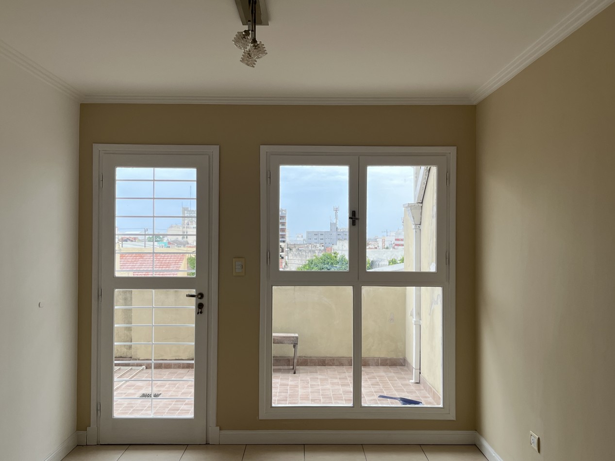 Departamento 3 amb. A la Calle con balcon terraza
