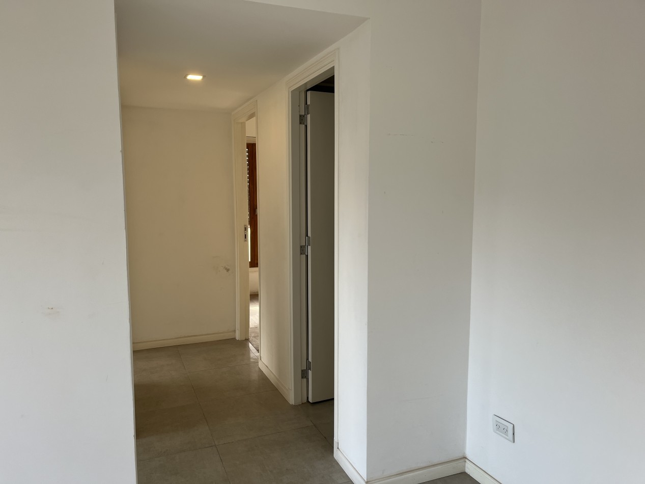 DPTO. 3 AMB. CON BALCON A LA CALLE-BAJAS EXPENSAS-MUCHO SOL!! ZONA FACULTAD!!