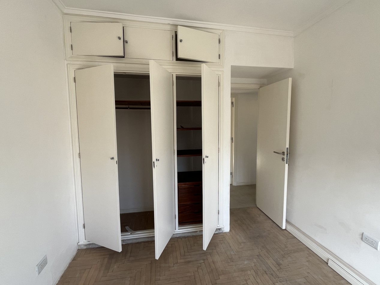 DPTO. 3 AMB. CON BALCON A LA CALLE-BAJAS EXPENSAS-MUCHO SOL!! ZONA FACULTAD!!