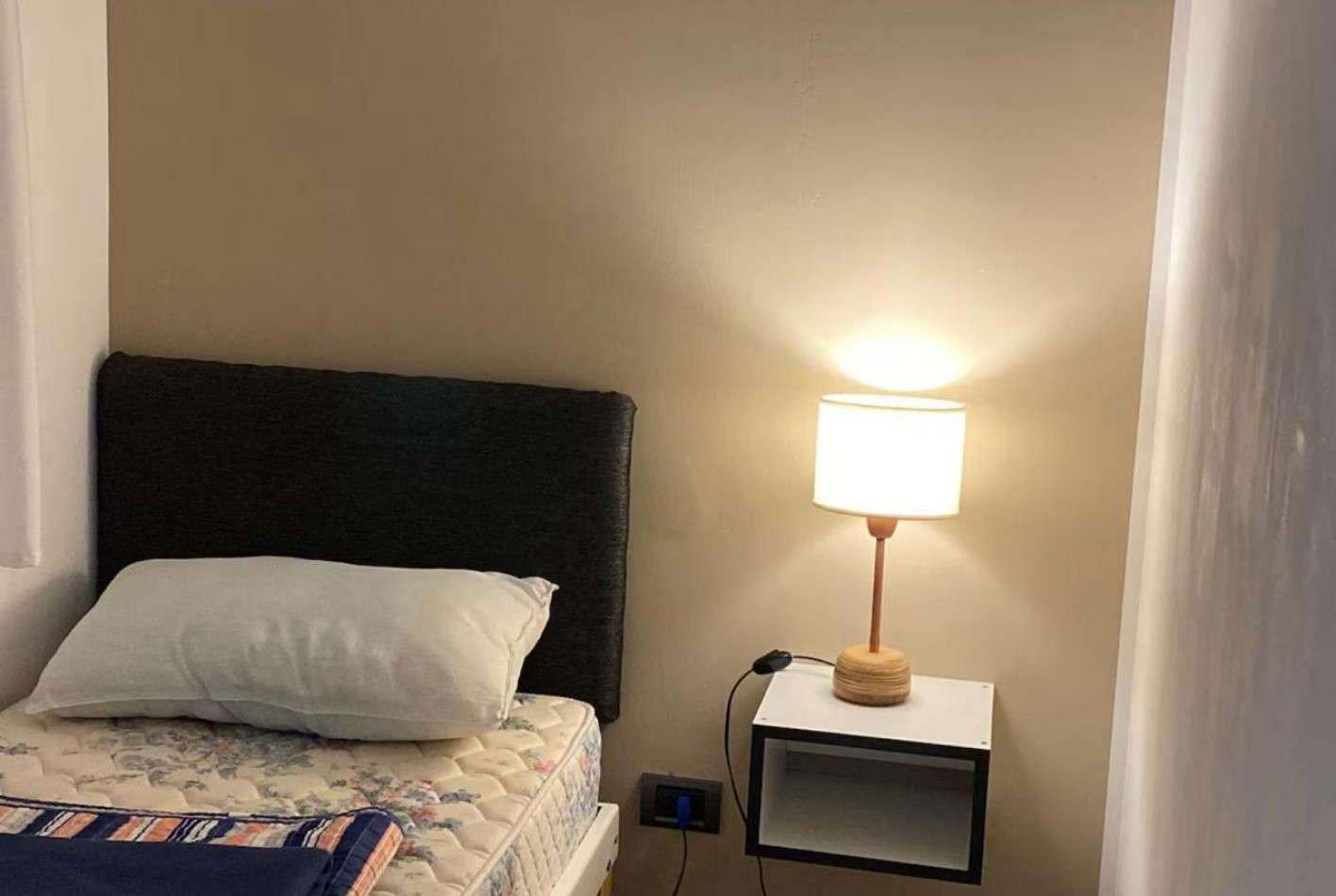 Dpto. 2 amb. c/dep. y Coch. Amoblado