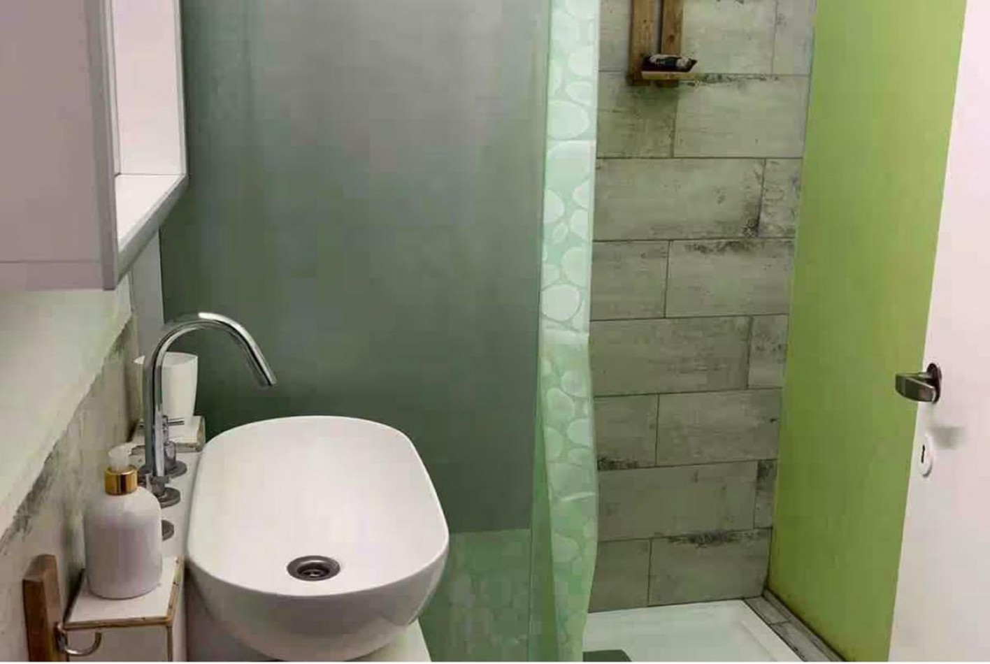 Dpto. 2 amb. c/dep. y Coch. Amoblado