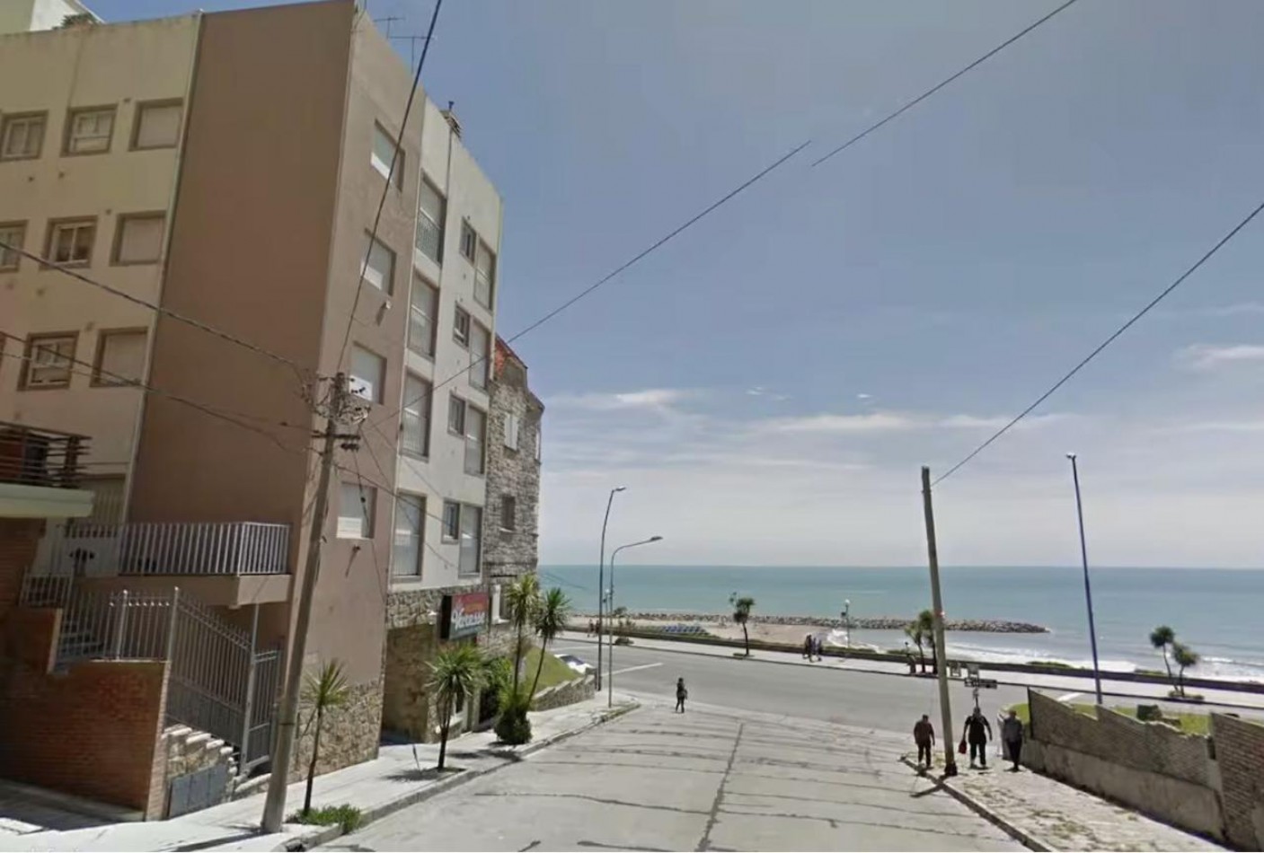 Dpto. 2 amb. c/dep. y Coch. Amoblado