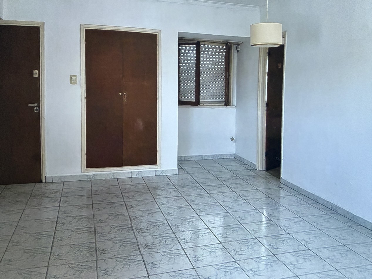 Dpto. 2 amb. con patio zona Guemes