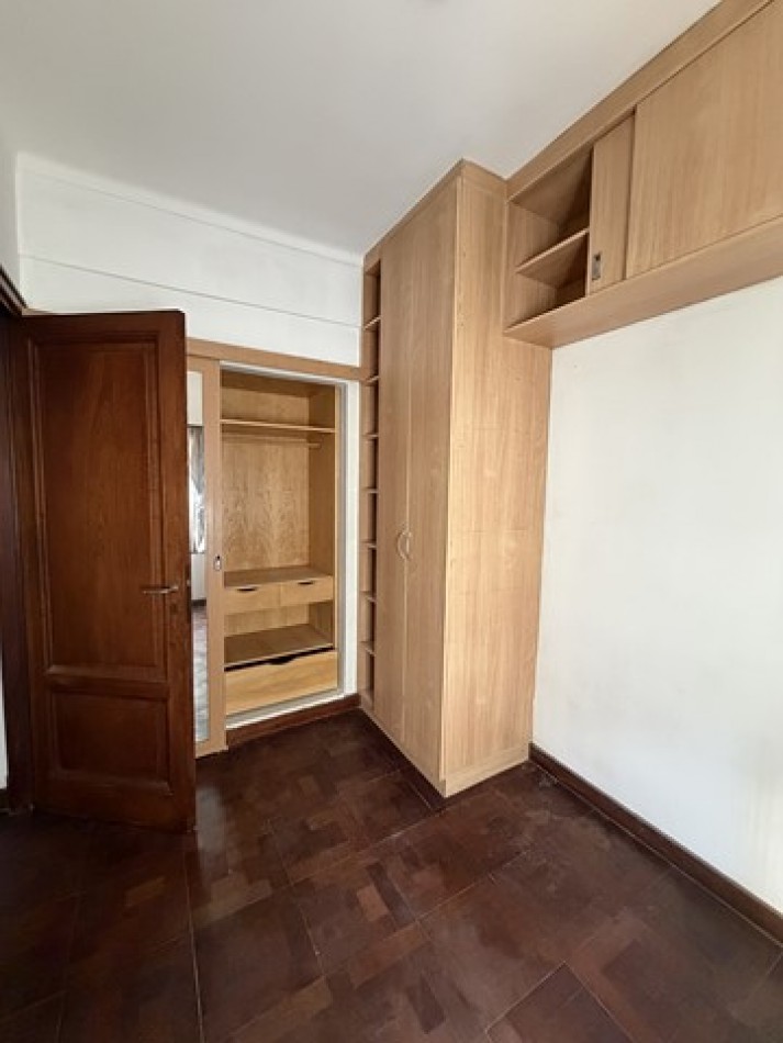 Departamento con 2 baños - cochera