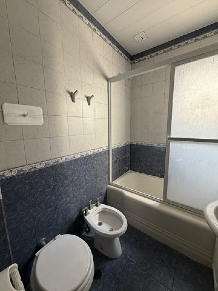 Departamento con 2 baños - cochera