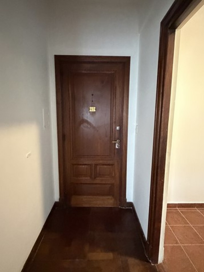 Departamento con 2 baños - cochera