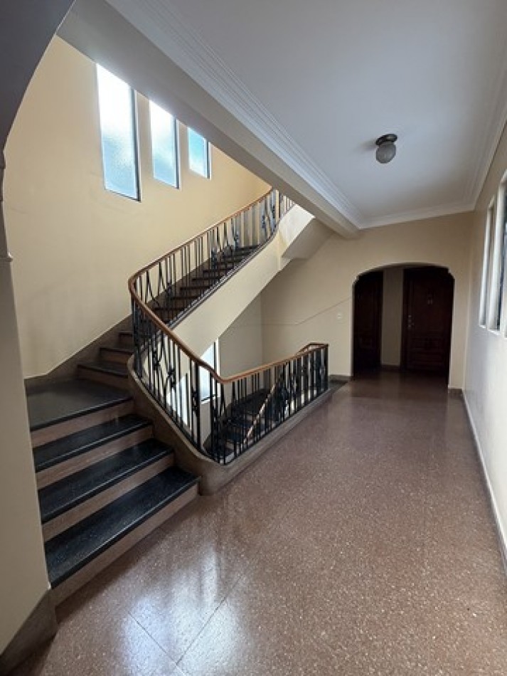 Departamento con 2 baños - cochera
