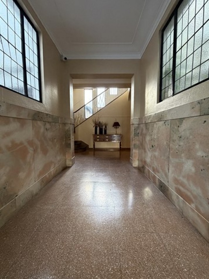 Departamento con 2 baños - cochera