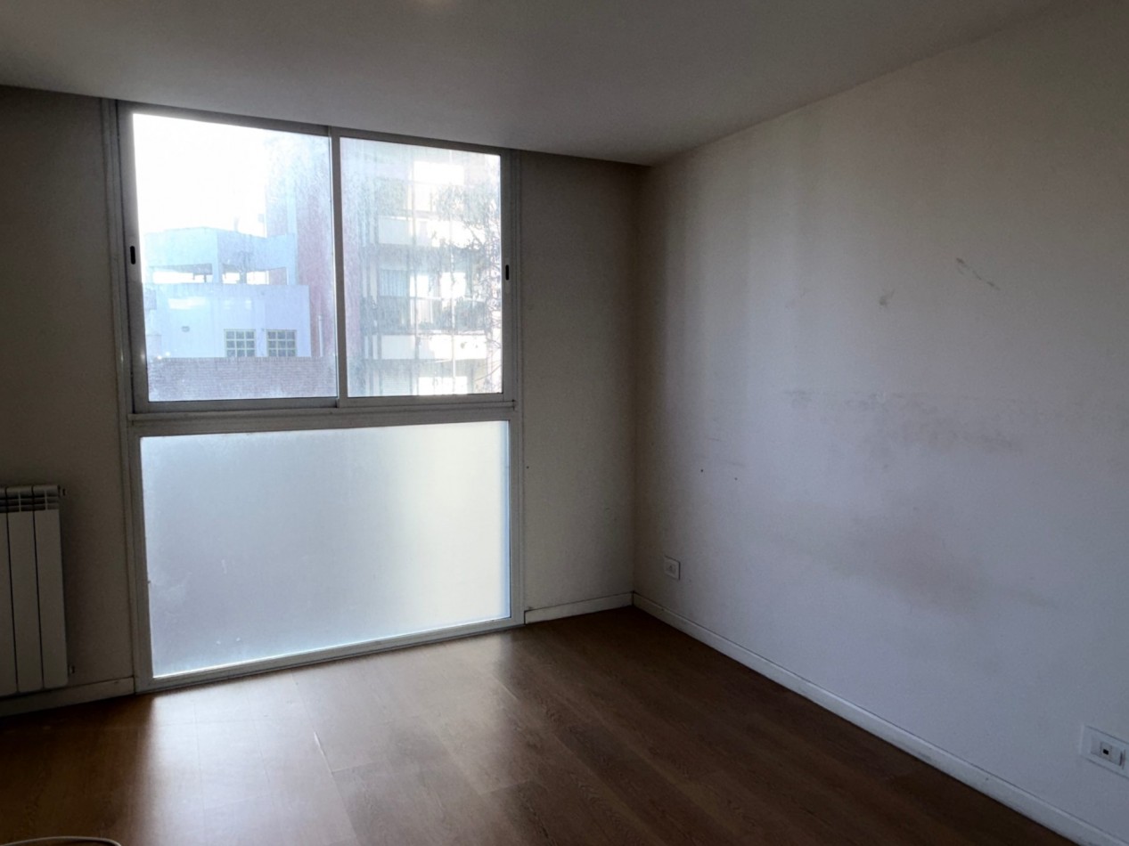 Departamento de 4 amb. con cochera