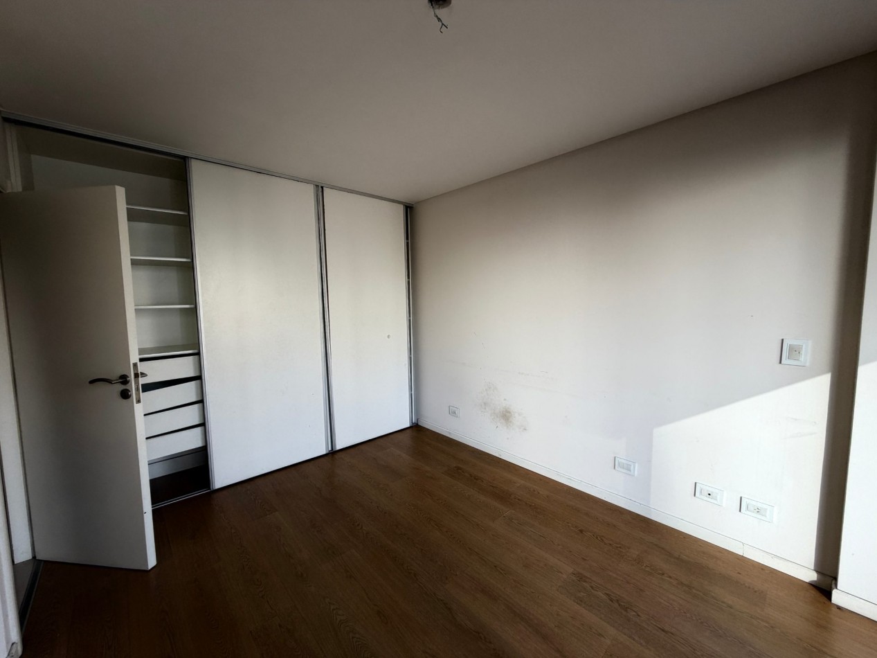 Departamento de 4 amb. con cochera