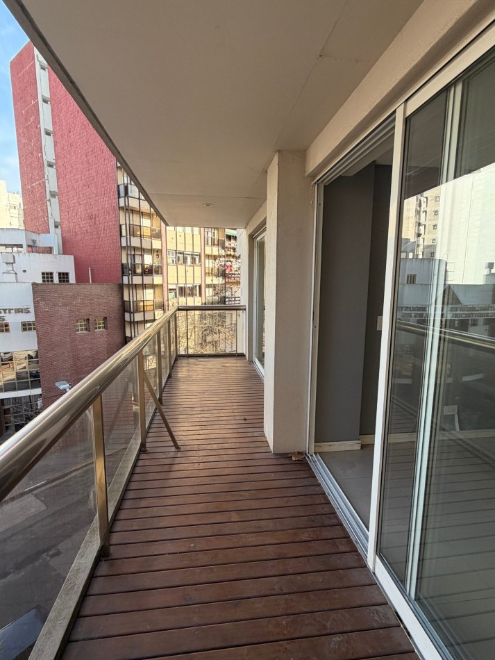 Departamento de 4 amb. con cochera