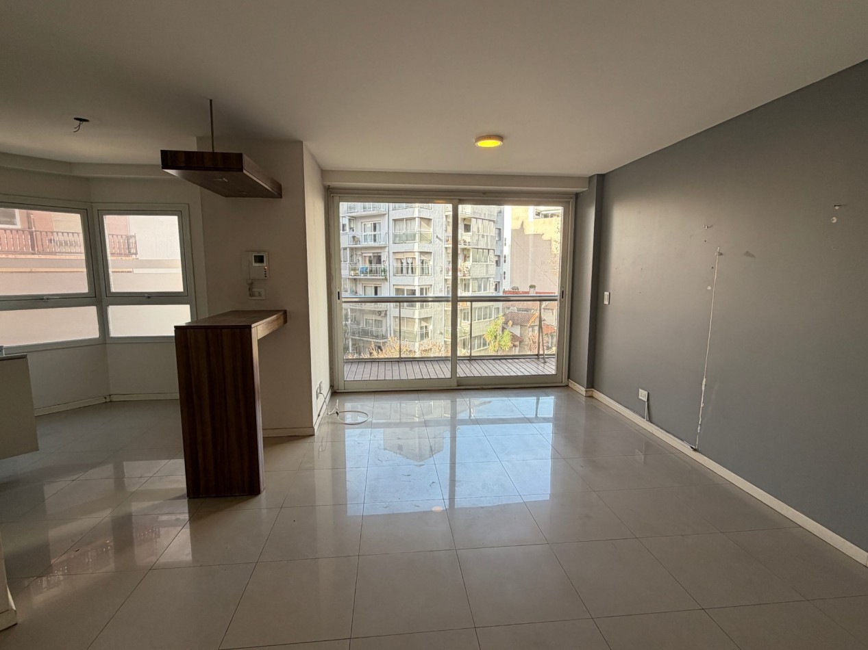 Departamento de 4 amb. con cochera