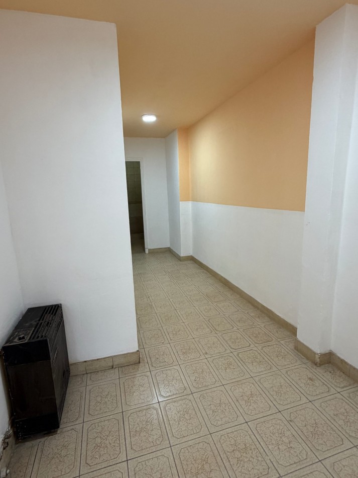 Depto. 3 amb. c/espacio cochera descubierta
