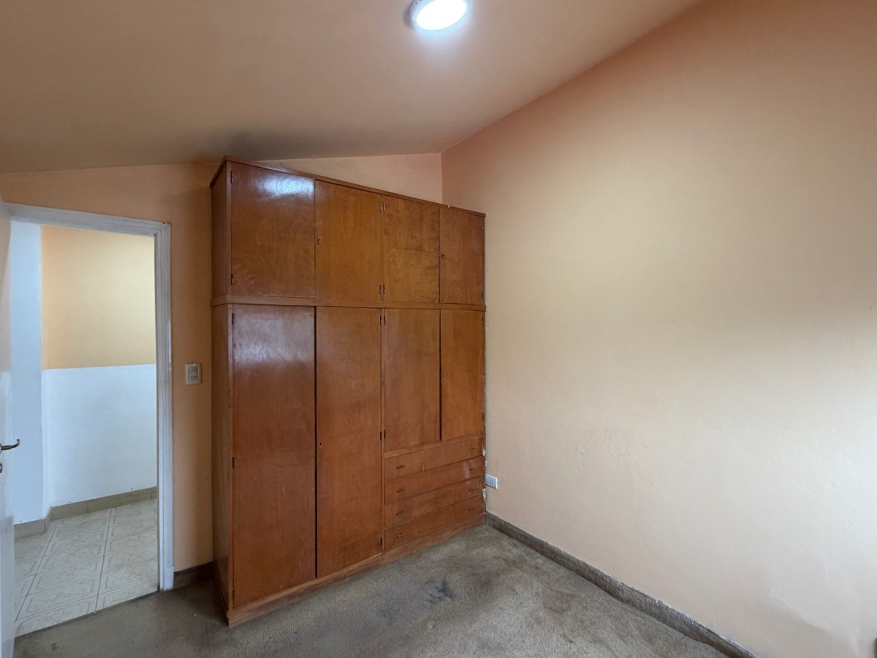 Depto. 3 amb. c/espacio cochera descubierta