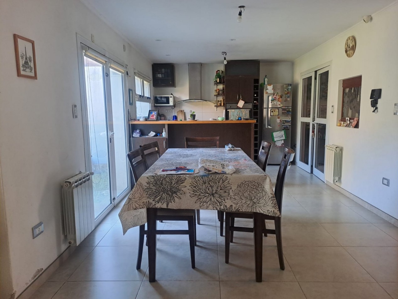 Chalet 5 amb. - escritorio - garage doble paralelo - parque