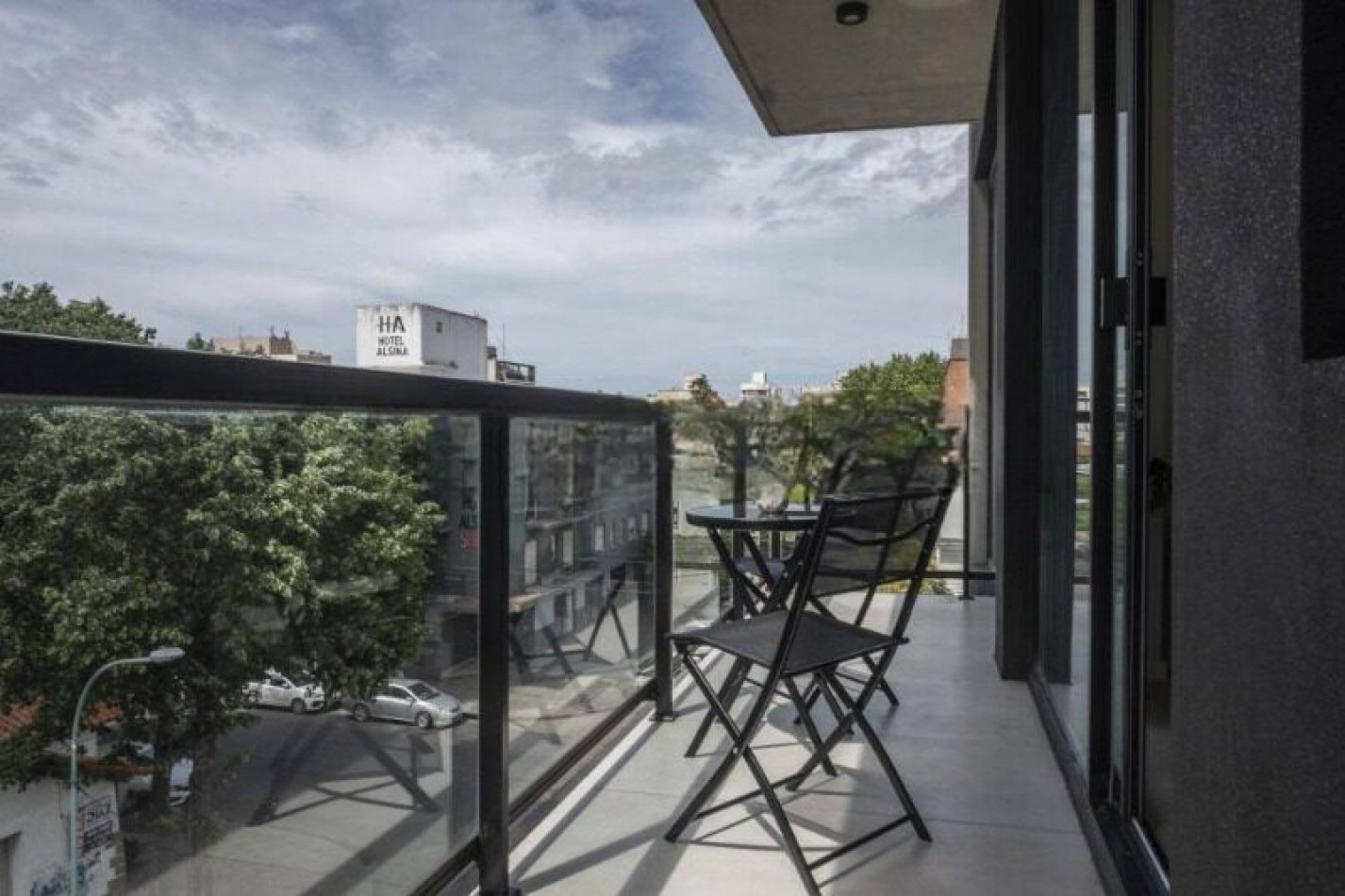 Departamento 2 amb. c/coch. Guemes