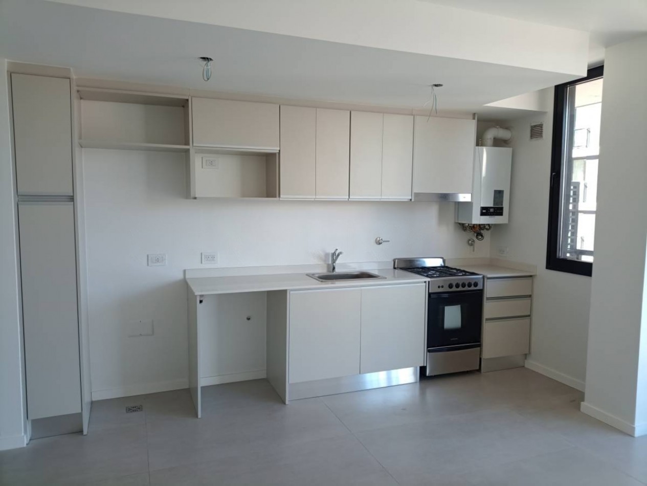 Departamento 2 amb. c/coch. Guemes