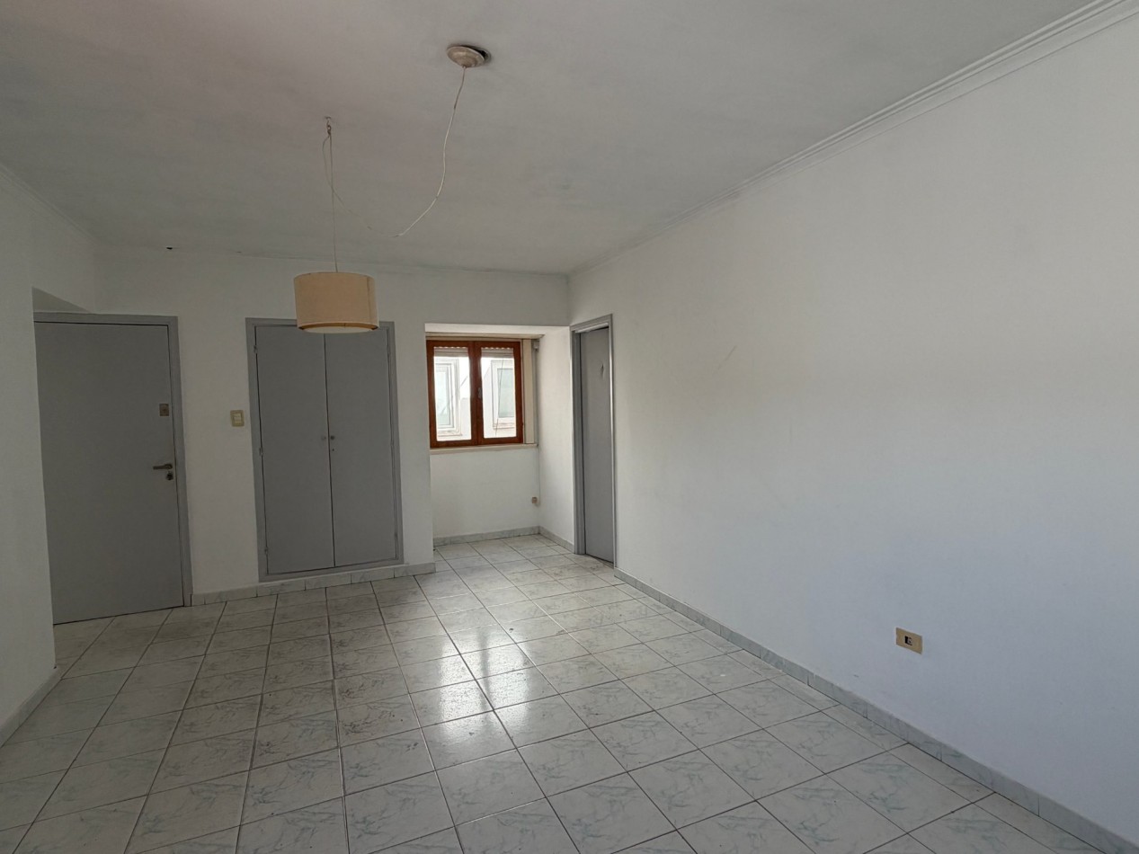Dpto. 2 amb. con patio zona Guemes