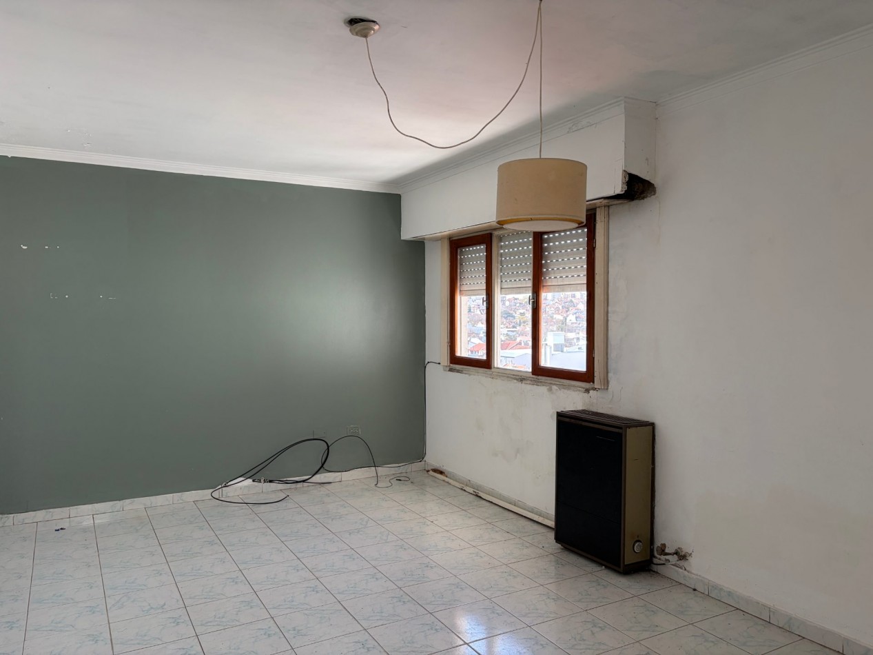 Dpto. 2 amb. con patio zona Guemes