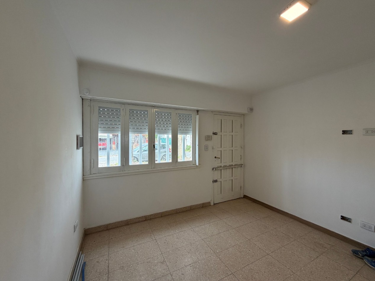Chalet 3 ambientes en PH con garage y patio