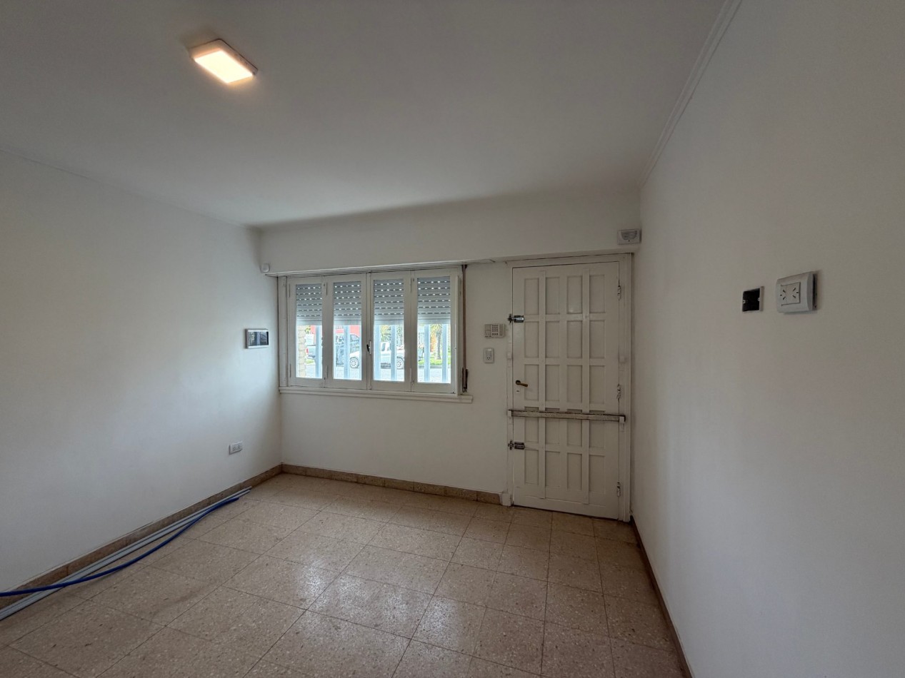 Chalet 3 ambientes en PH con garage y patio