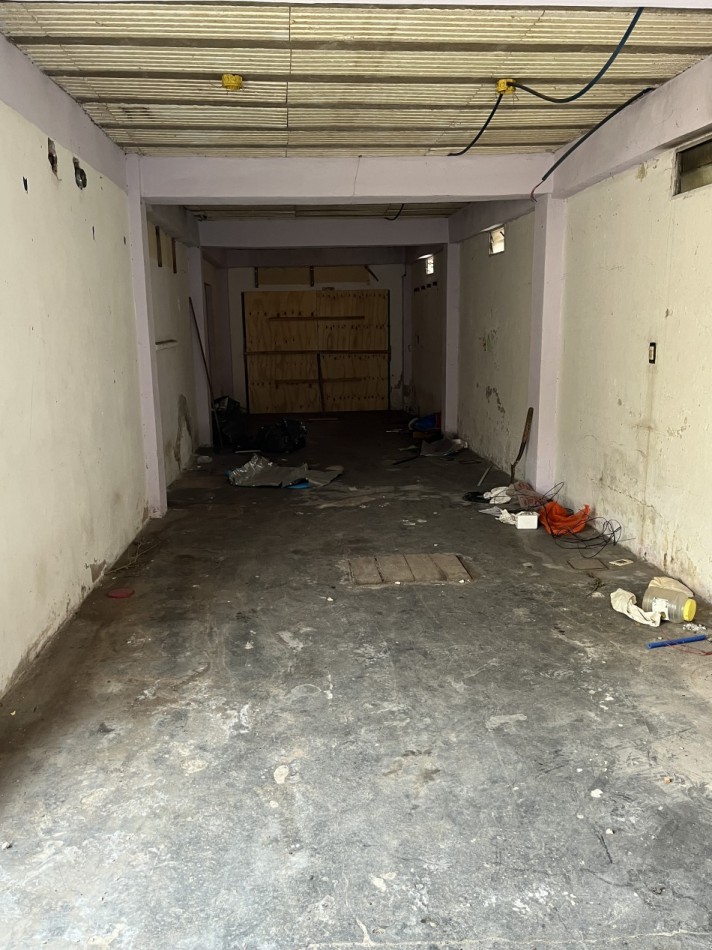 Chalet mas Dpto. s/lote de 450 m2 "A reciclar"