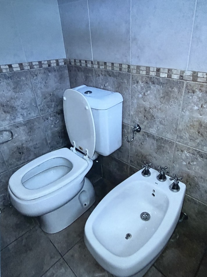 Dpto. 2 amb. con patio zona Guemes