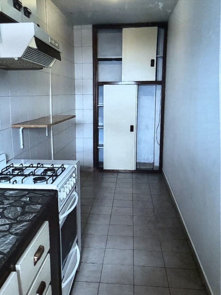 Dpto. 2 amb. con patio zona Guemes