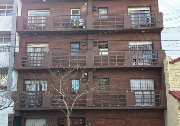 Dpto. 2 amb. con patio zona Guemes